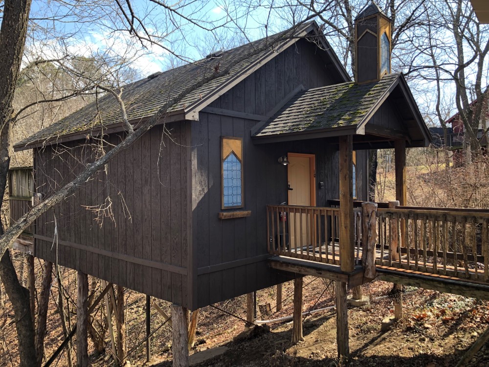 Arkansas treehouse cabins